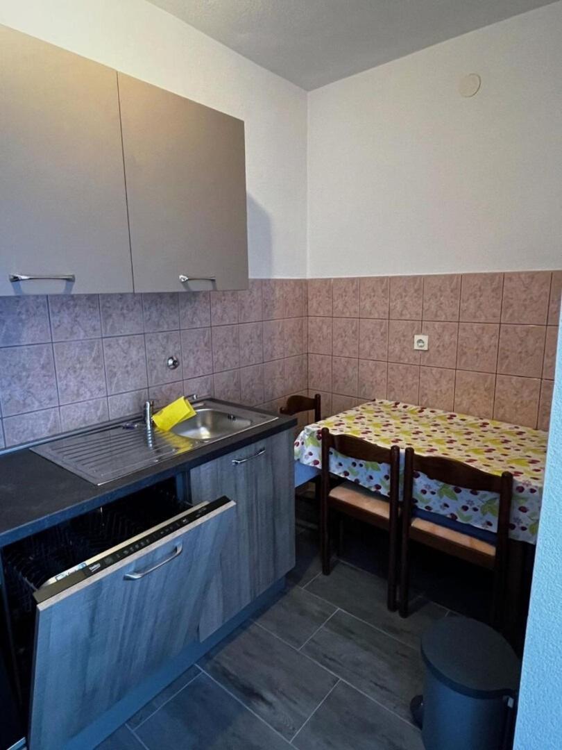 Apartment Dalibor Lukovo Šugarje Exterior foto